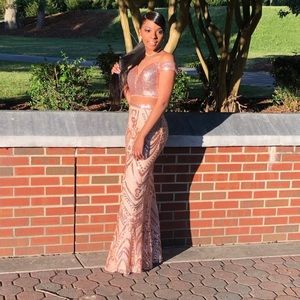 Selling my rose gold two piece prom dress !!!